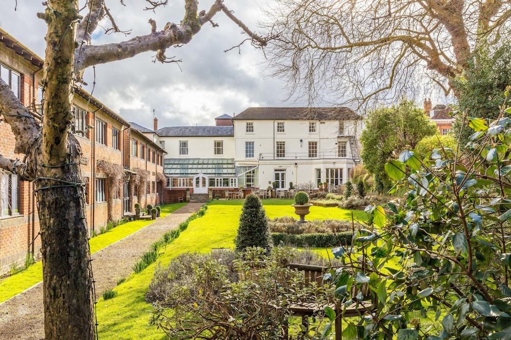 Winchester Royal Hotel Exterior photo